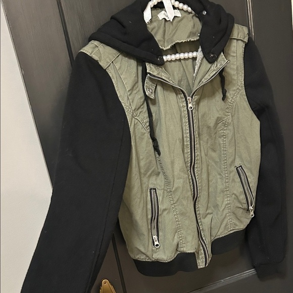 Green and Black Hooded Zipup Jacket - Picture 2 of 4